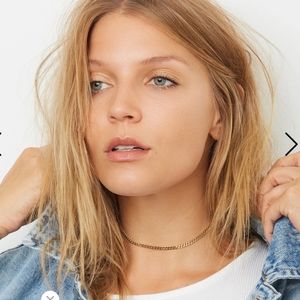 Gold necklace choker